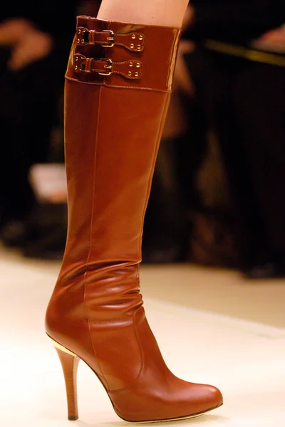 Look 10